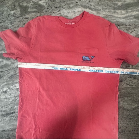 Vineyard Vines Whale Fill Short Sleeve Graphic Pocket Shirt size medium (G1) - Picture 5 of 7